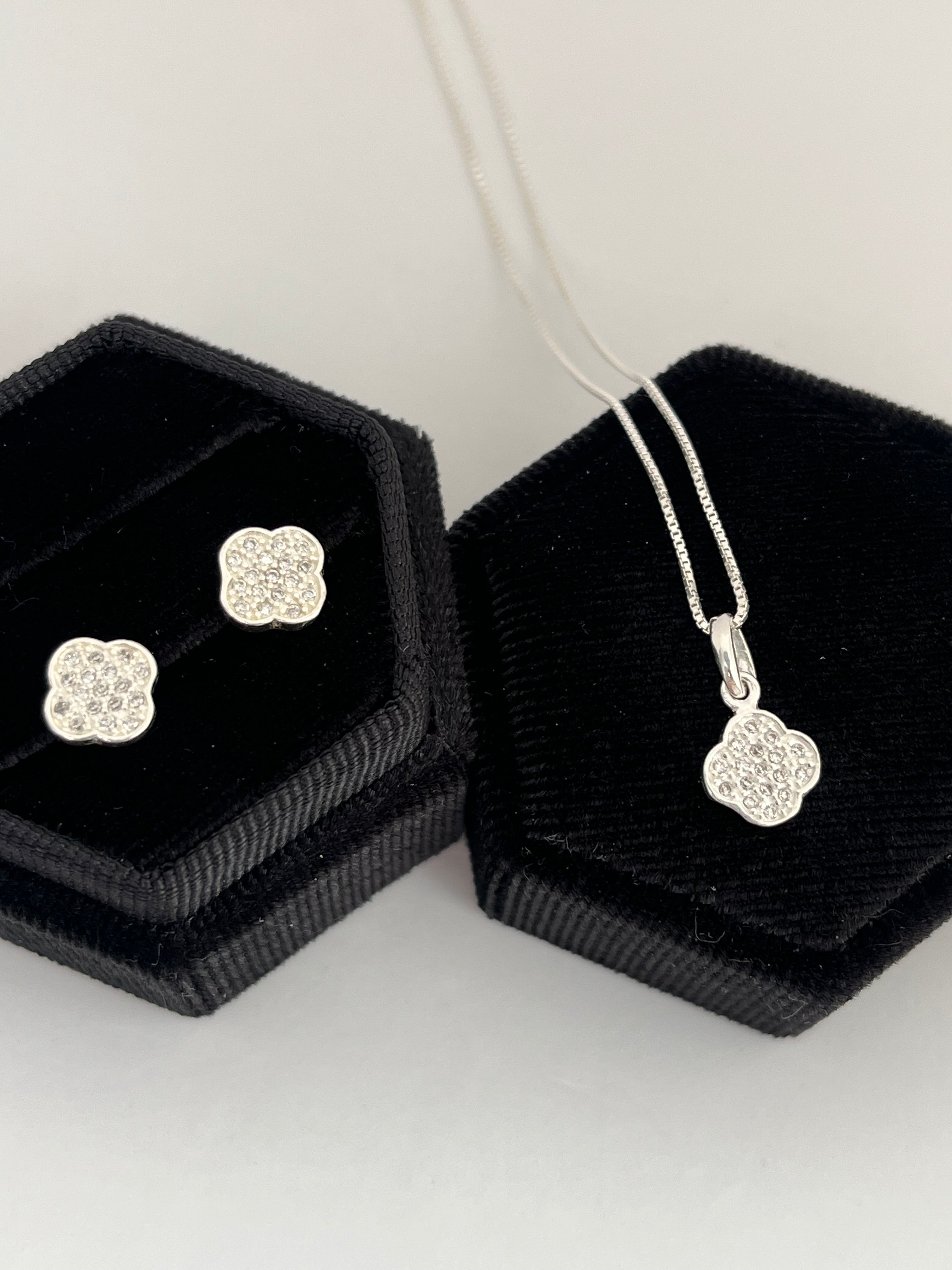 Conjunto Trevo Cravejado