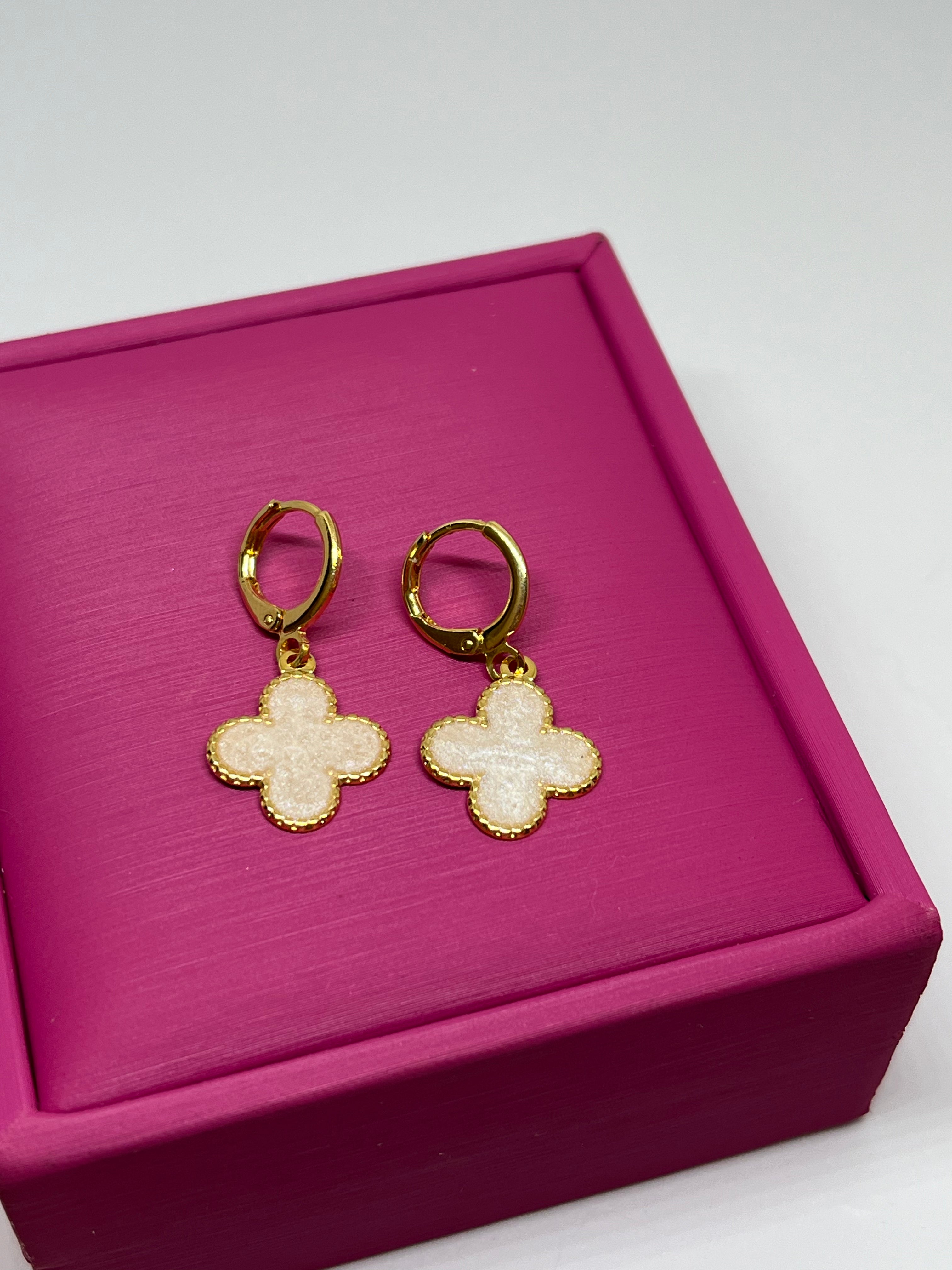 Brinco Trevo Pérola