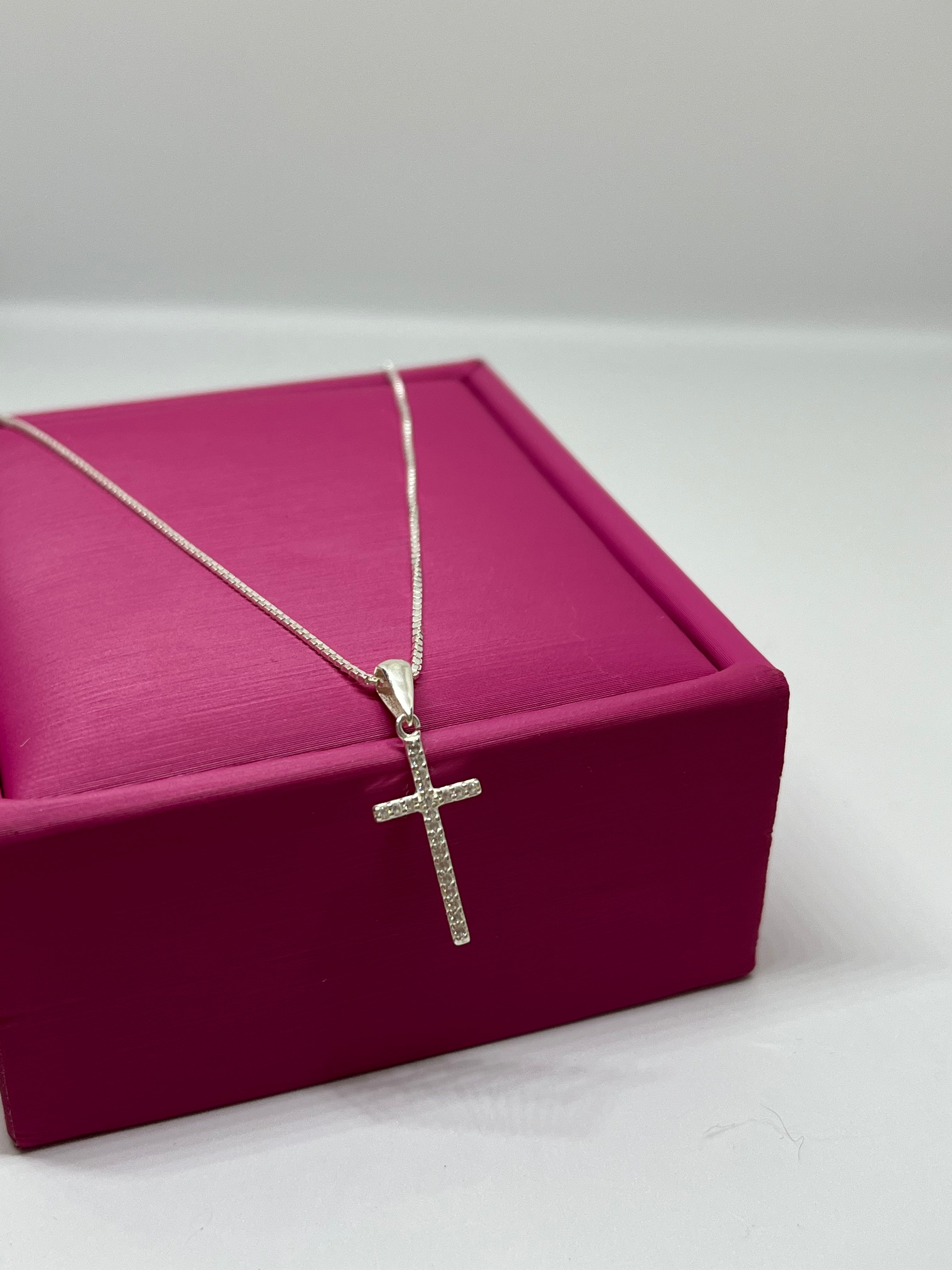 Colar Cruz Cravejada